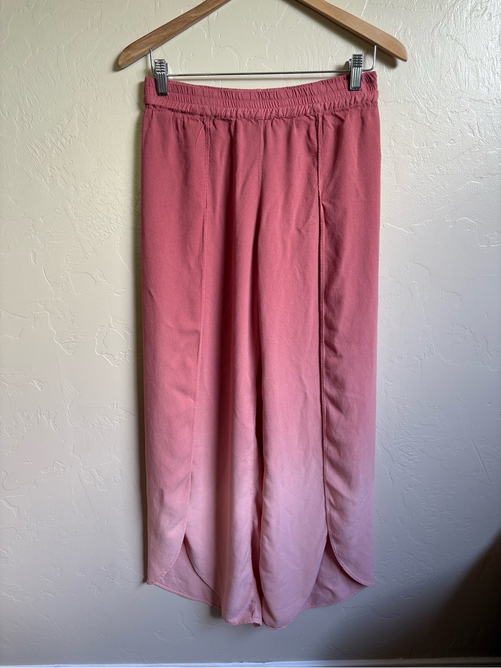 Young Fabulous & Broke Split Front Slit Wide Leg Flowy Ombre Pink Pants Size S